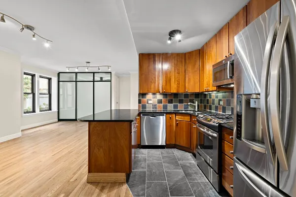 $1,168,000 | 344 West 49th Street, Unit 1A | Hell's Kitchen