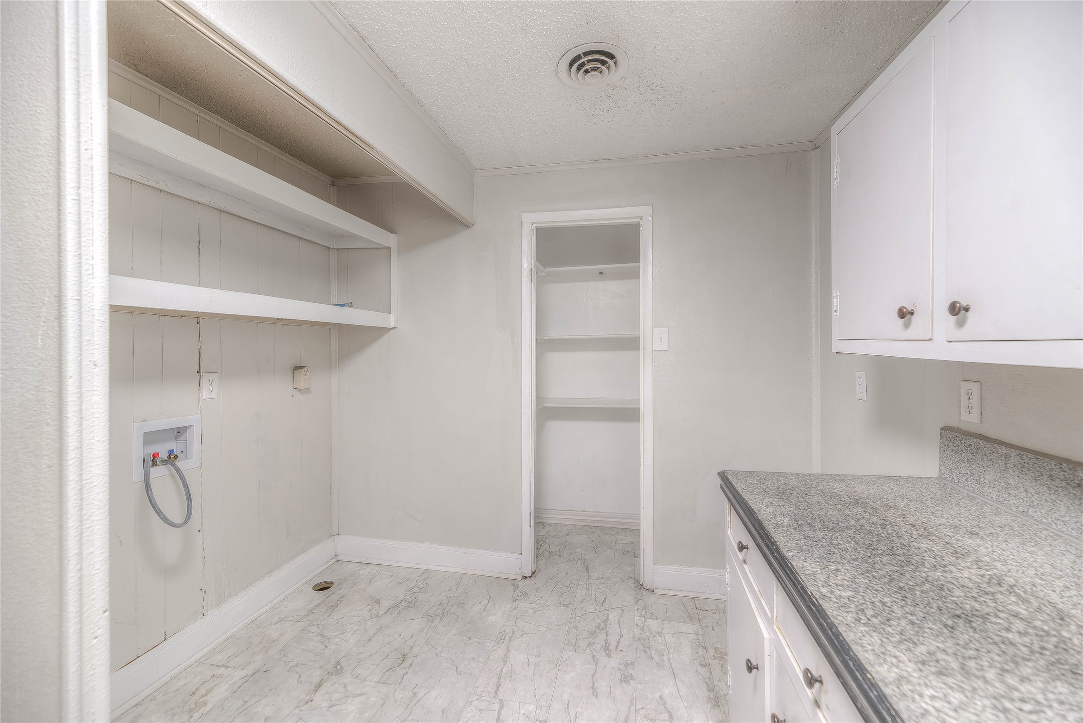 234 Lakeview Drive Onalaska, TX 77360 - Photo 9 of 15