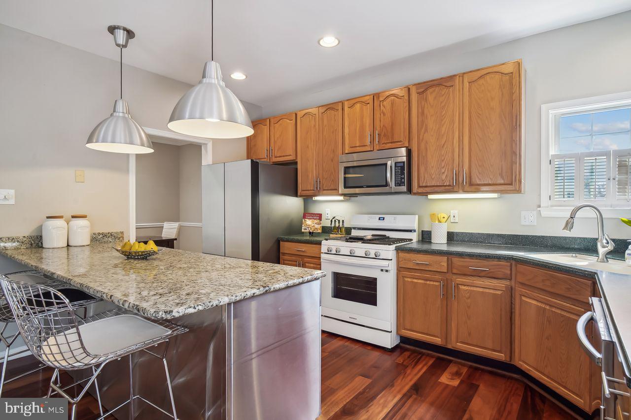 1757 Brookshire Run Point of Rocks, MD 21777 - Photo 13 of 54 Island with stainless steel drawers & cabinets