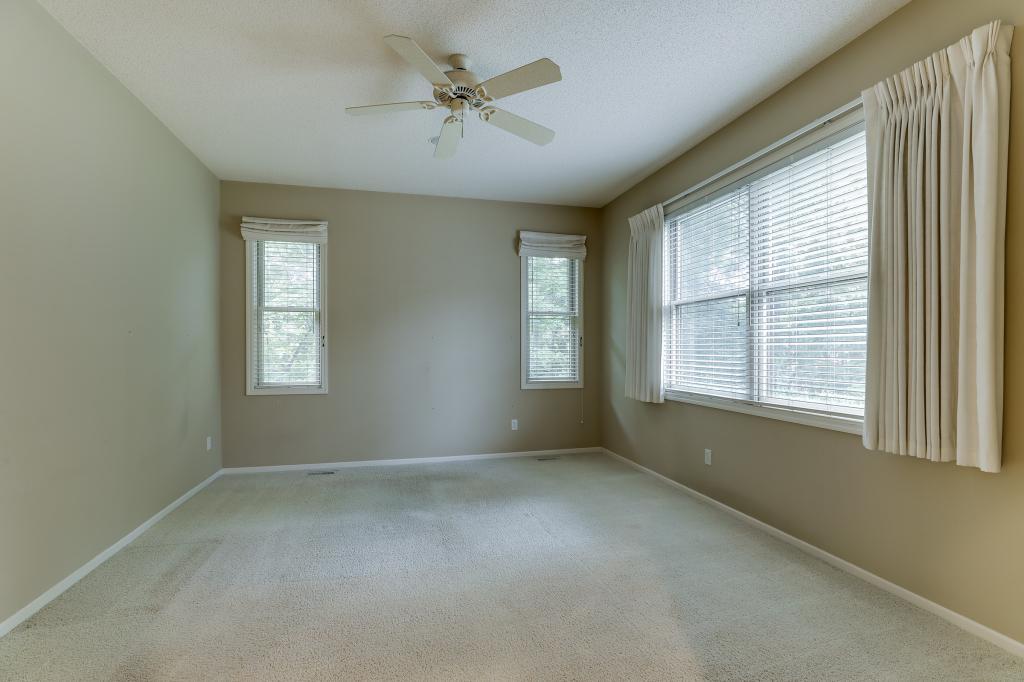5305 Ashcroft Road Minnetonka, MN 55345 - Photo 14 of 33