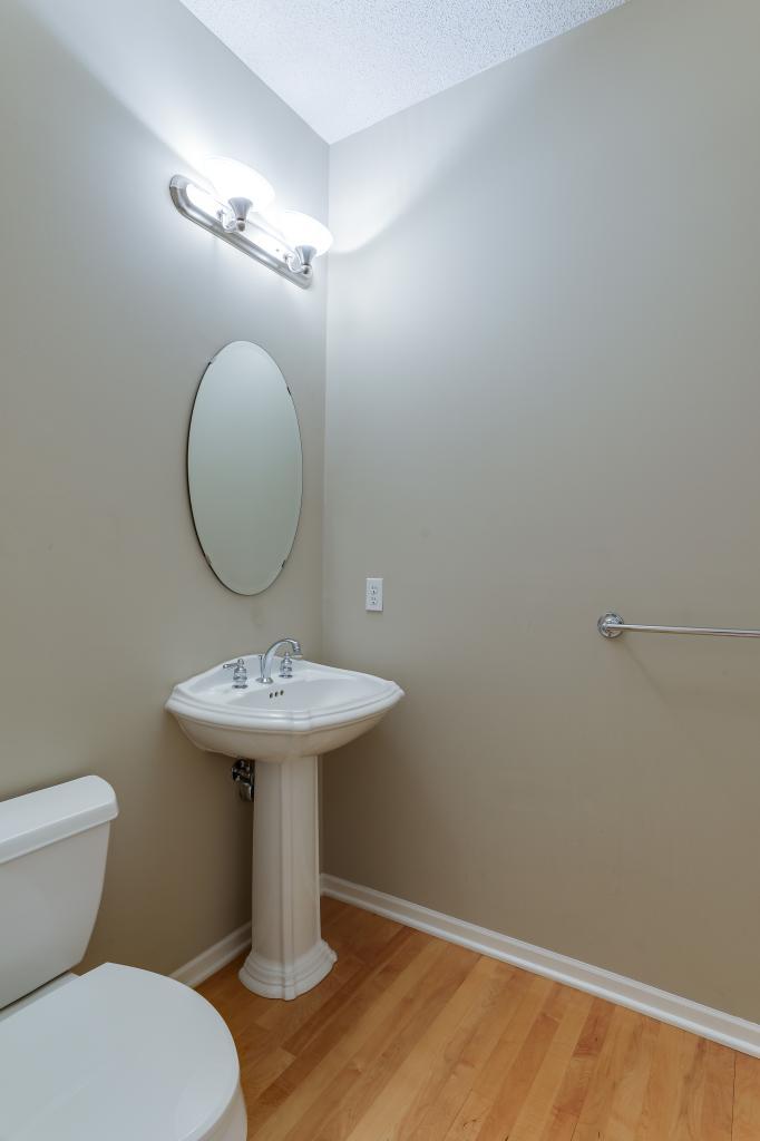 5305 Ashcroft Road Minnetonka, MN 55345 - Photo 15 of 33