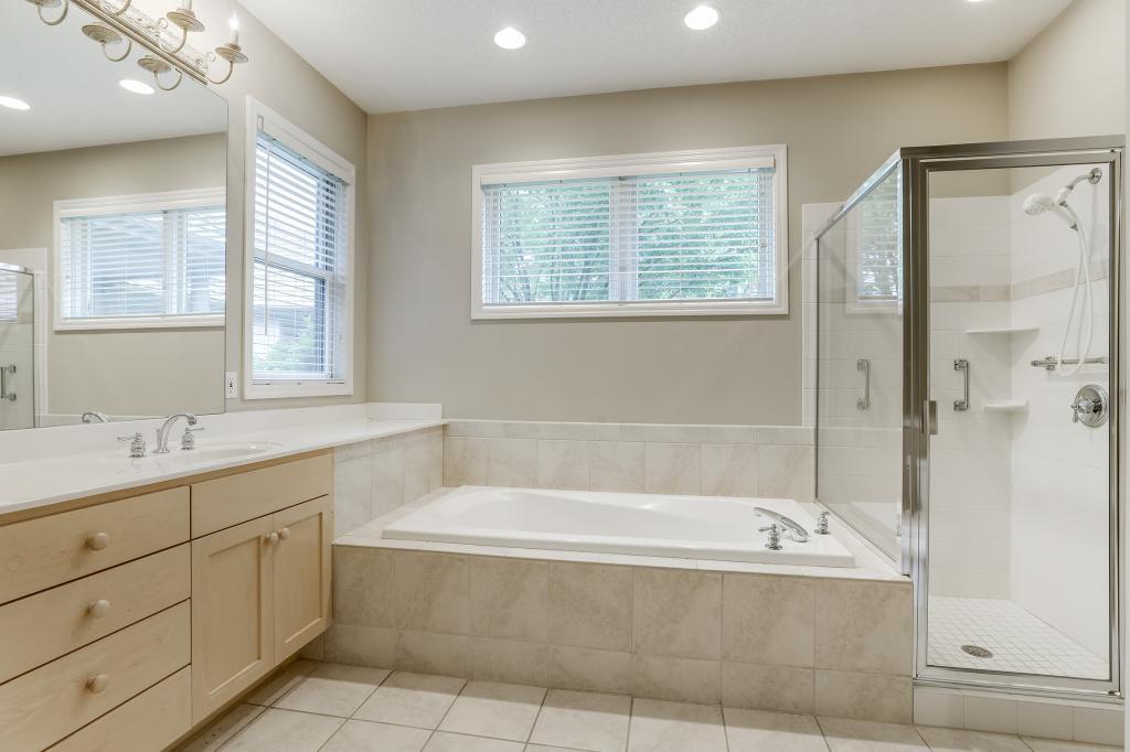 5305 Ashcroft Road Minnetonka, MN 55345 - Photo 16 of 33