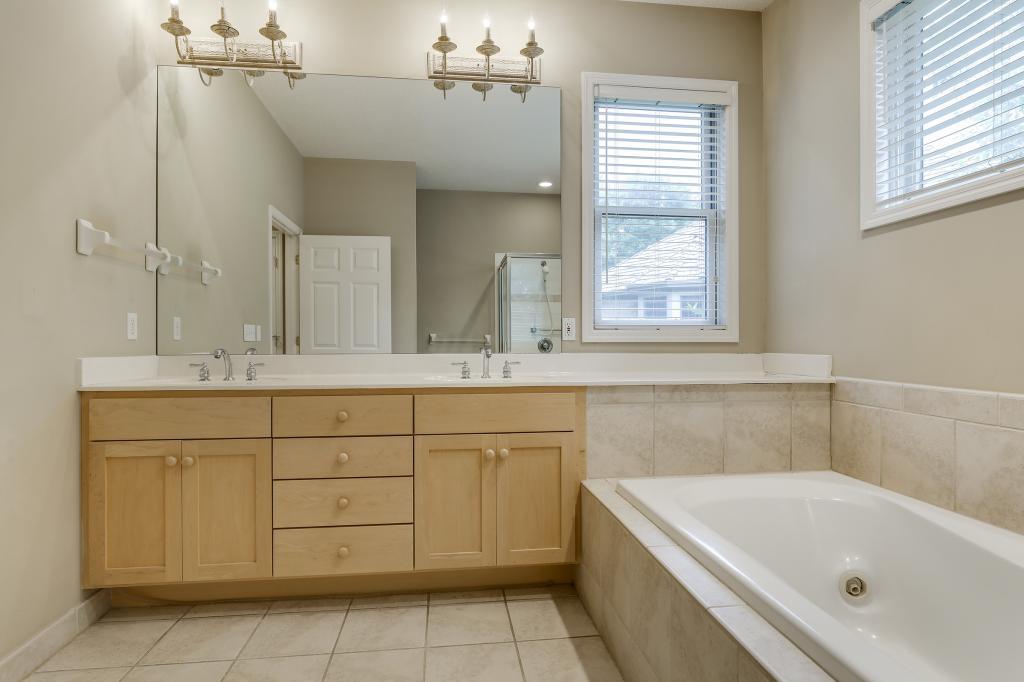 5305 Ashcroft Road Minnetonka, MN 55345 - Photo 19 of 33