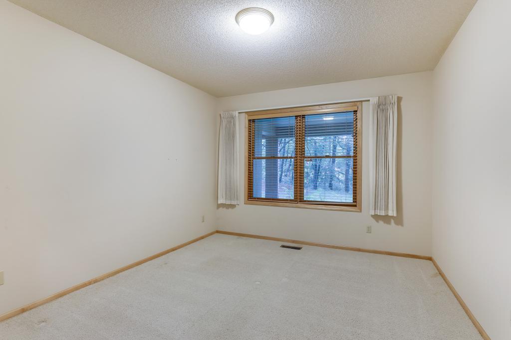 5305 Ashcroft Road Minnetonka, MN 55345 - Photo 22 of 33