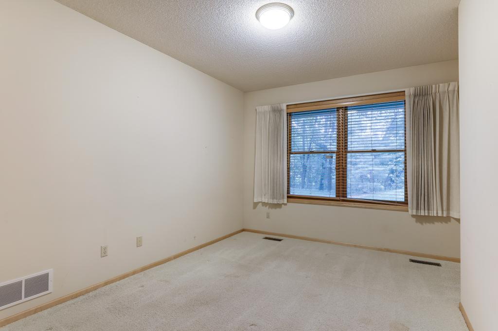 5305 Ashcroft Road Minnetonka, MN 55345 - Photo 23 of 33