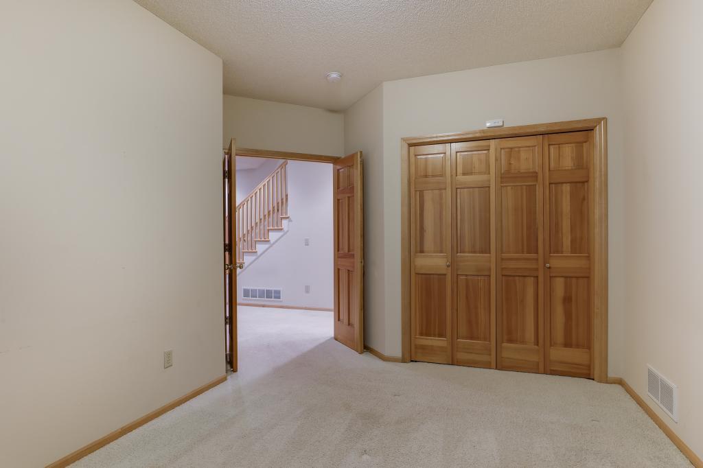 5305 Ashcroft Road Minnetonka, MN 55345 - Photo 24 of 33