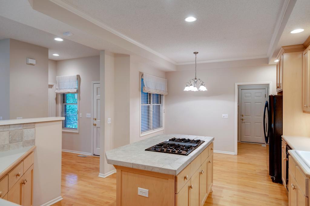 5305 Ashcroft Road Minnetonka, MN 55345 - Photo 7 of 33
