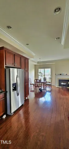 a view of yard with green space