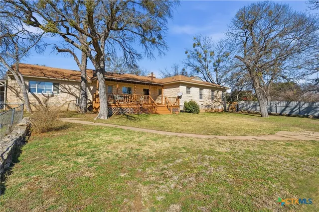 $380,000 | 606 College Street, Gatesville, TX 76528