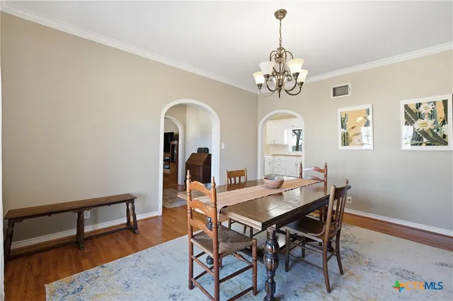 $380,000 | 606 College Street, Gatesville, TX 76528