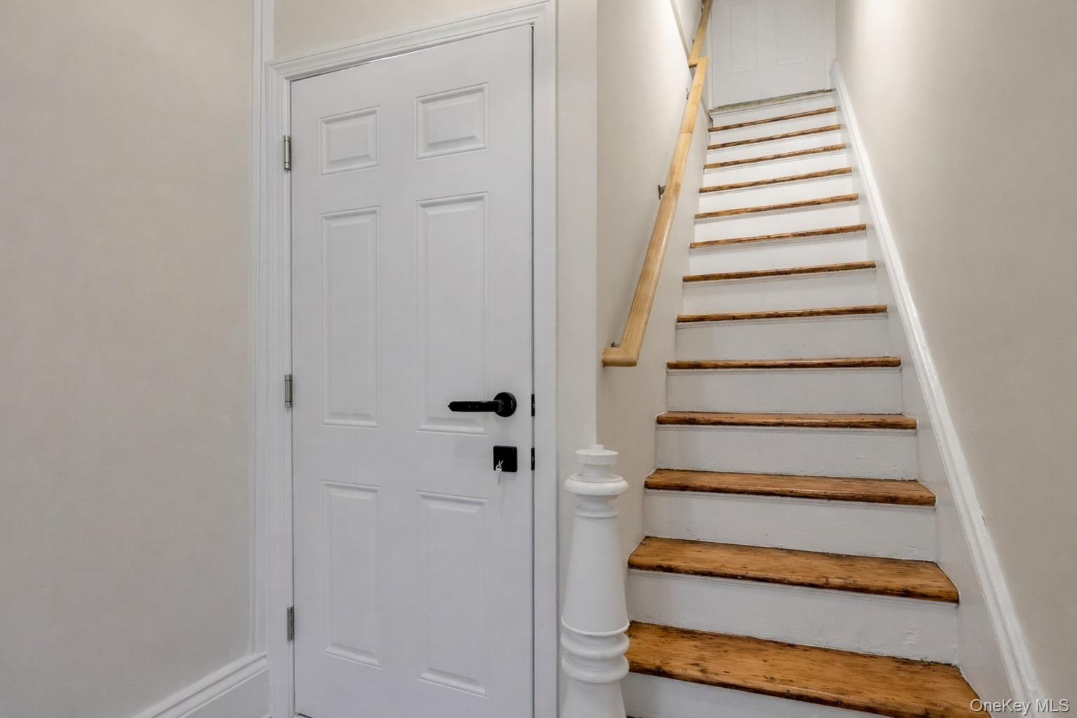 171 Chambers Street Newburgh, NY 12550 - Photo 19 of 39