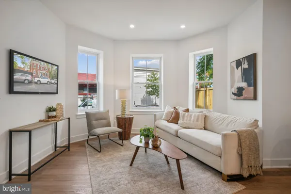 $5,800 | 1614 Kilbourne Place Northwest, Unit 1, Washington, DC 20010
