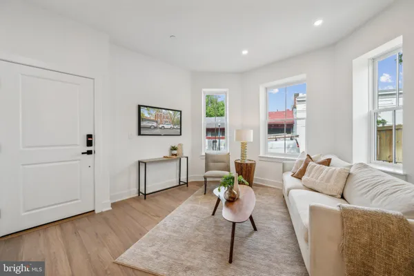 $5,800 | 1614 Kilbourne Place Northwest, Unit 1, Washington, DC 20010