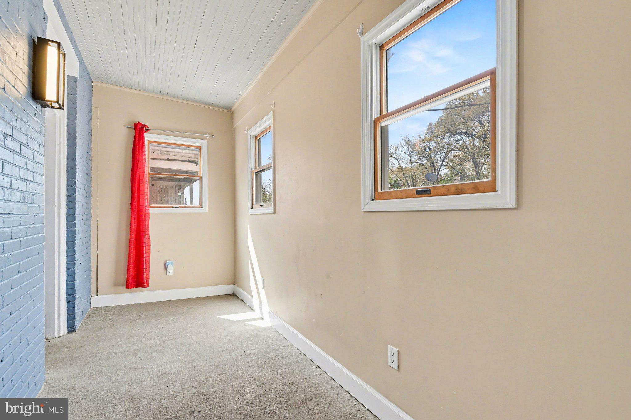 918 North 16th Street Harrisburg, PA 17103 - Photo 19 of 31 a view of an empty room with a window