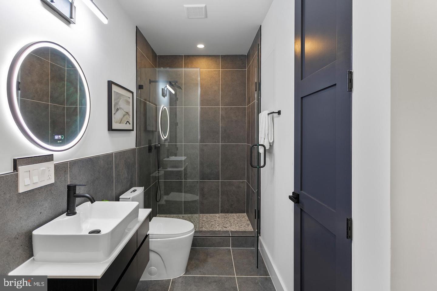 1733 Chain Bridge Road McLean, VA 22101 - Photo 48 of 54