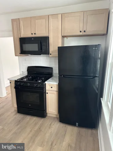 $1,300 | 11 West 2nd Avenue, Mantua, NJ 08051