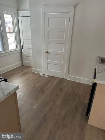 $1,300 | 11 West 2nd Avenue, Mantua, NJ 08051