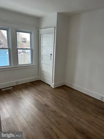 $1,300 | 11 West 2nd Avenue, Mantua, NJ 08051