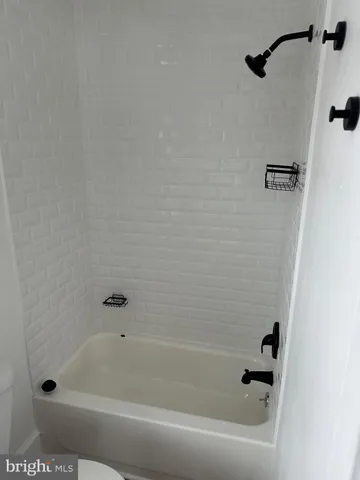 $1,300 | 11 West 2nd Avenue, Mantua, NJ 08051