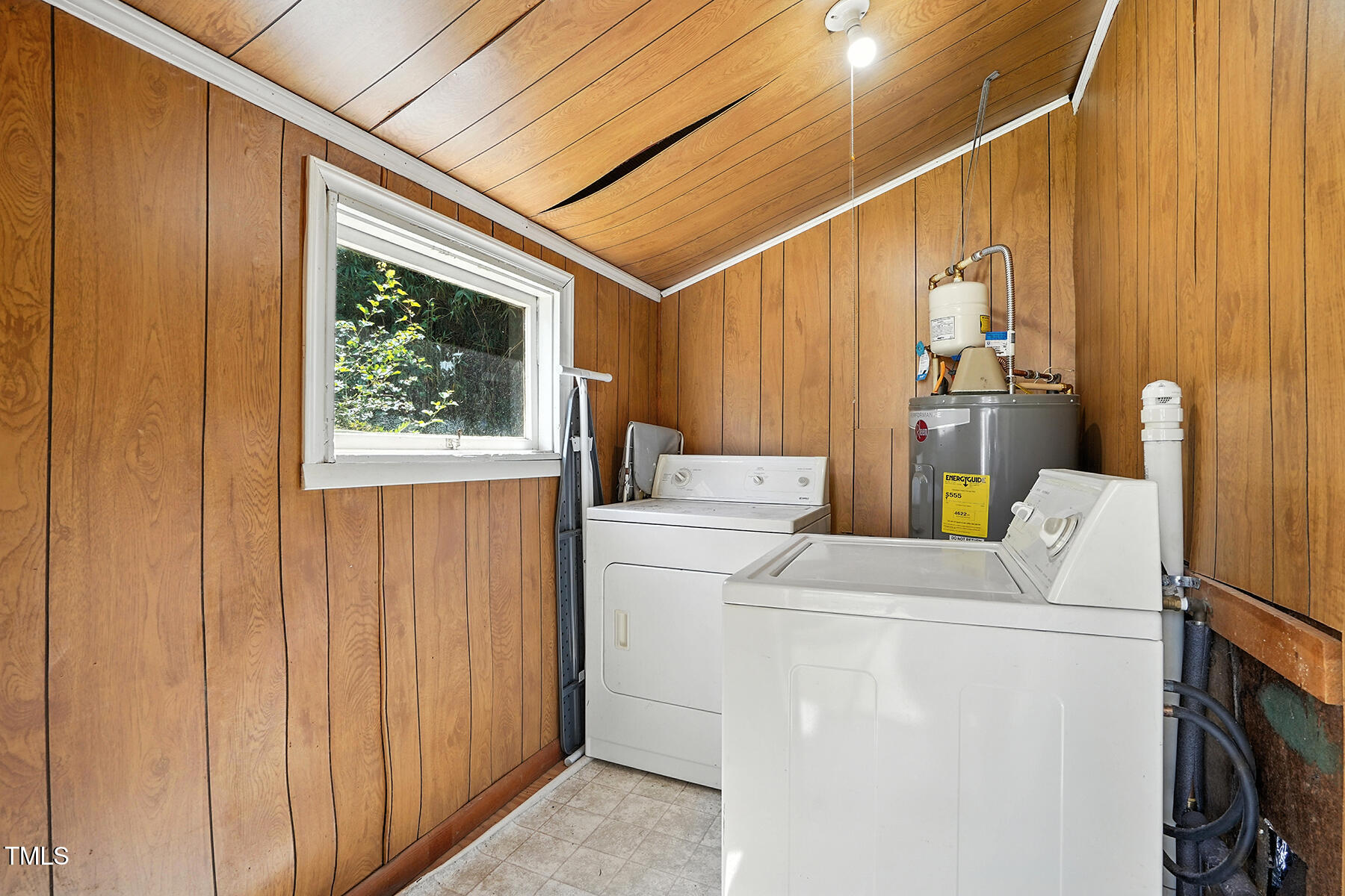 912 Dixie Trail Raleigh, NC 27607 - Photo 21 of 27 a utility room with dryer and washer