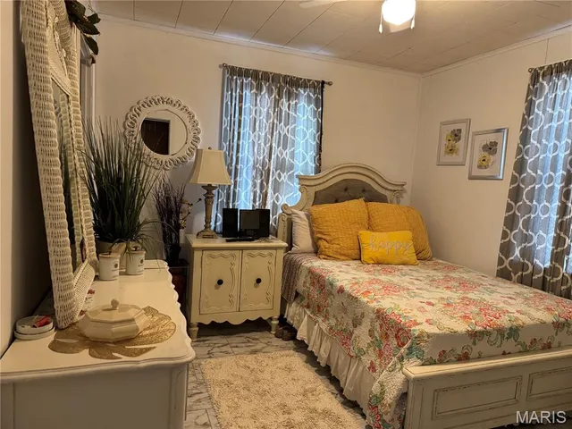 $164,000 | 406 East Washington Avenue, Owensville, MO 65066