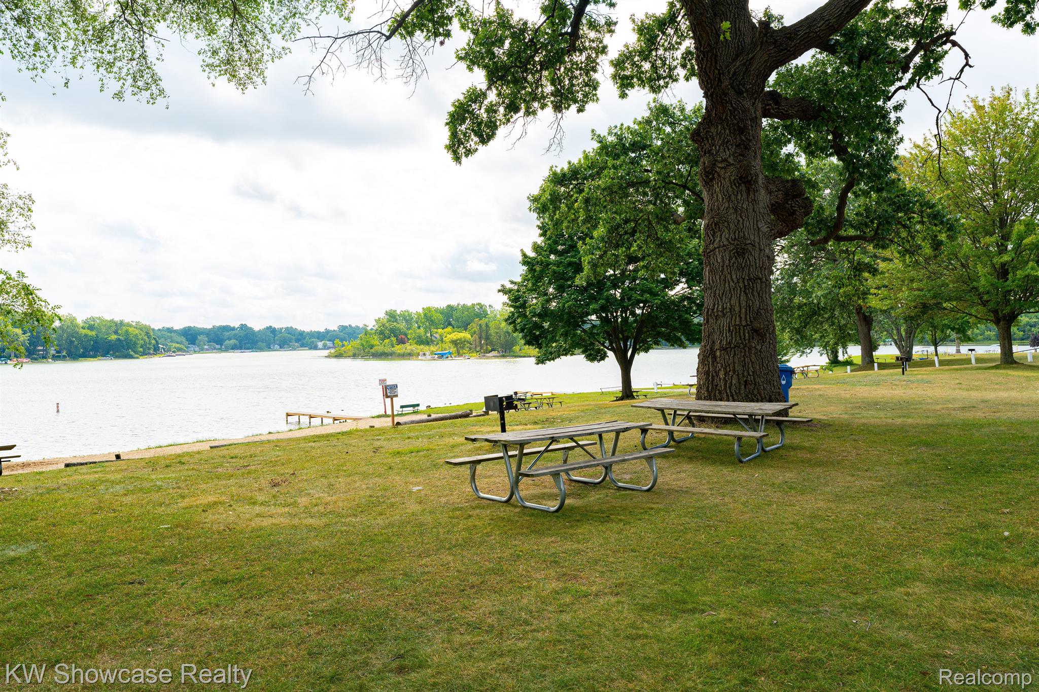 5693 Crescent Road Waterford, MI 48327 - Photo 51 of 56 Gallery Image 51