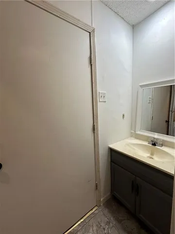 $285,000 | 1412 Northeast 114th Terrace, Kansas City, MO 64155