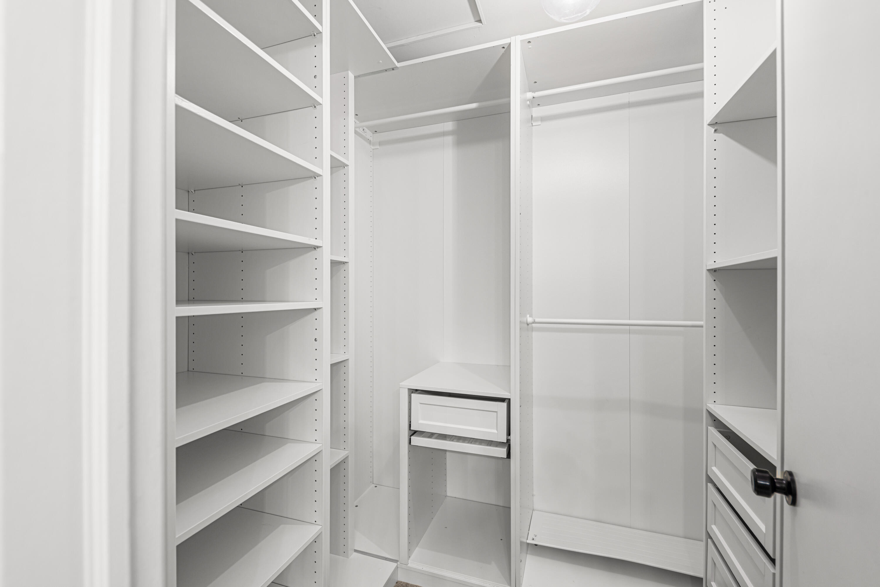 5012 92nd Avenue Crown Point, IN 46307 - Photo 9 of 14 3000x2002