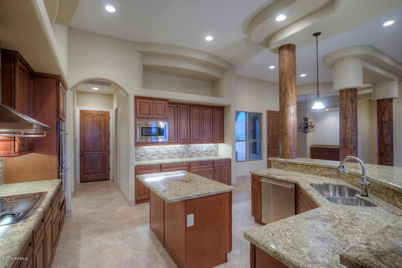 823 East Irvine Road Phoenix, AZ 85086 - Photo 18 of 45 Kitchen