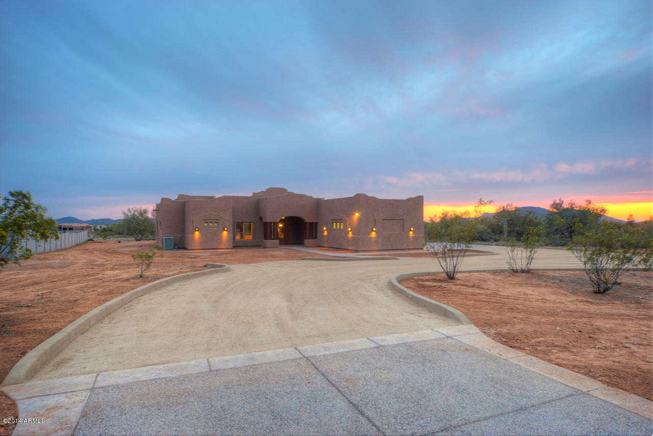 823 East Irvine Road Phoenix, AZ 85086 - Photo 2 of 45 Front of Home & Drive