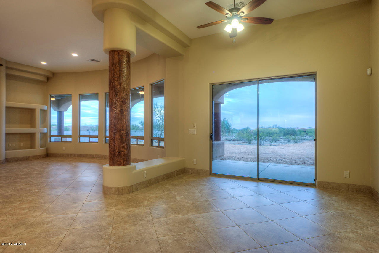 823 East Irvine Road Phoenix, AZ 85086 - Photo 21 of 45 Breakfast Area