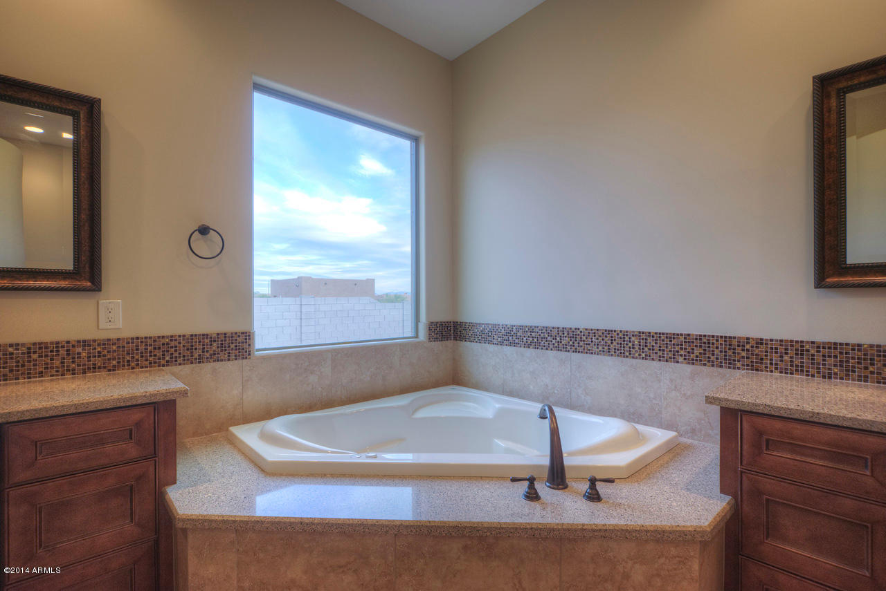 823 East Irvine Road Phoenix, AZ 85086 - Photo 28 of 45 Master Bath