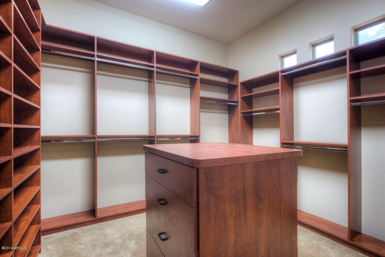 823 East Irvine Road Phoenix, AZ 85086 - Photo 31 of 45 Master Closet