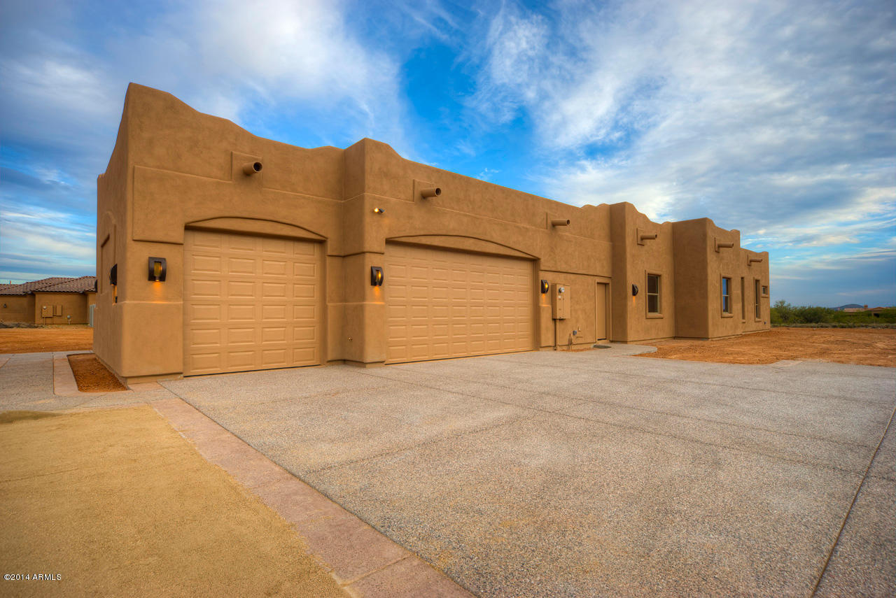 823 East Irvine Road Phoenix, AZ 85086 - Photo 5 of 45 Three Car Garage