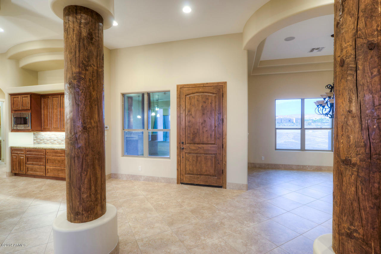 823 East Irvine Road Phoenix, AZ 85086 - Photo 8 of 45 Foyer