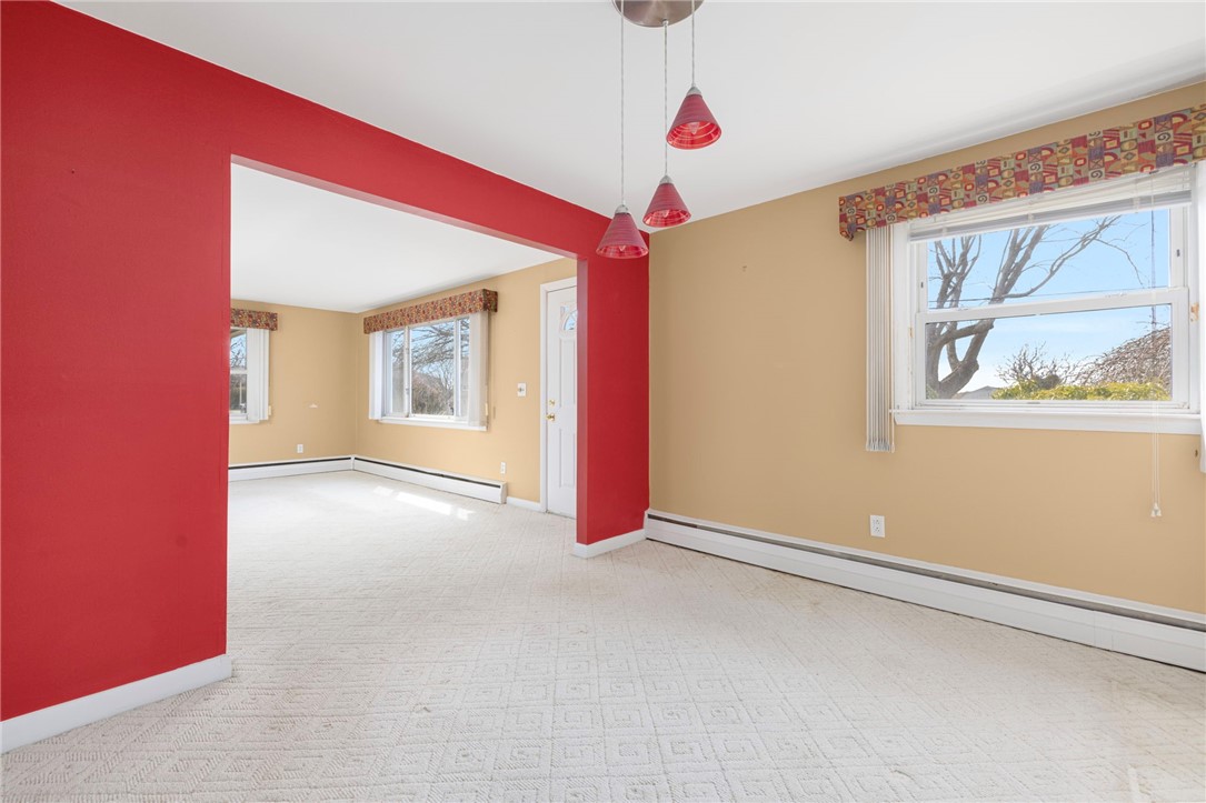 9 Spruce Avenue Middletown, RI 02842 - Photo 11 of 38