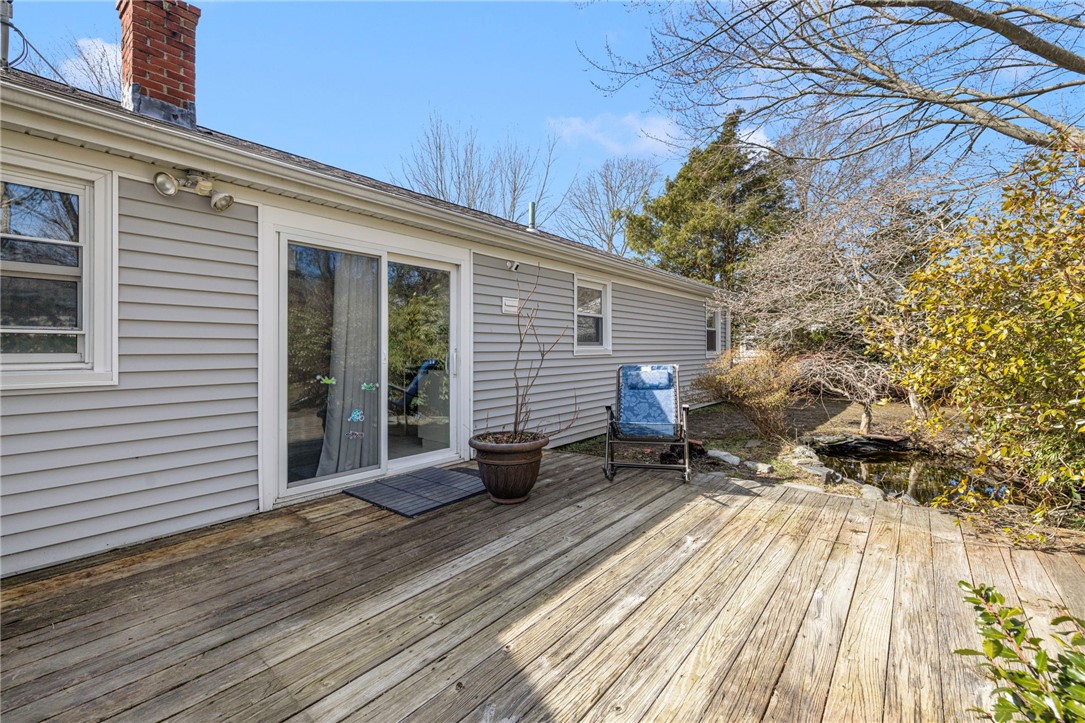 9 Spruce Avenue Middletown, RI 02842 - Photo 16 of 38