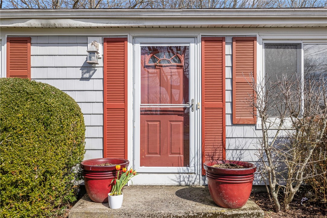 9 Spruce Avenue Middletown, RI 02842 - Photo 3 of 38 This is the main entry.