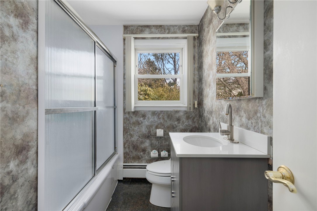 9 Spruce Avenue Middletown, RI 02842 - Photo 32 of 38 Full Bath!