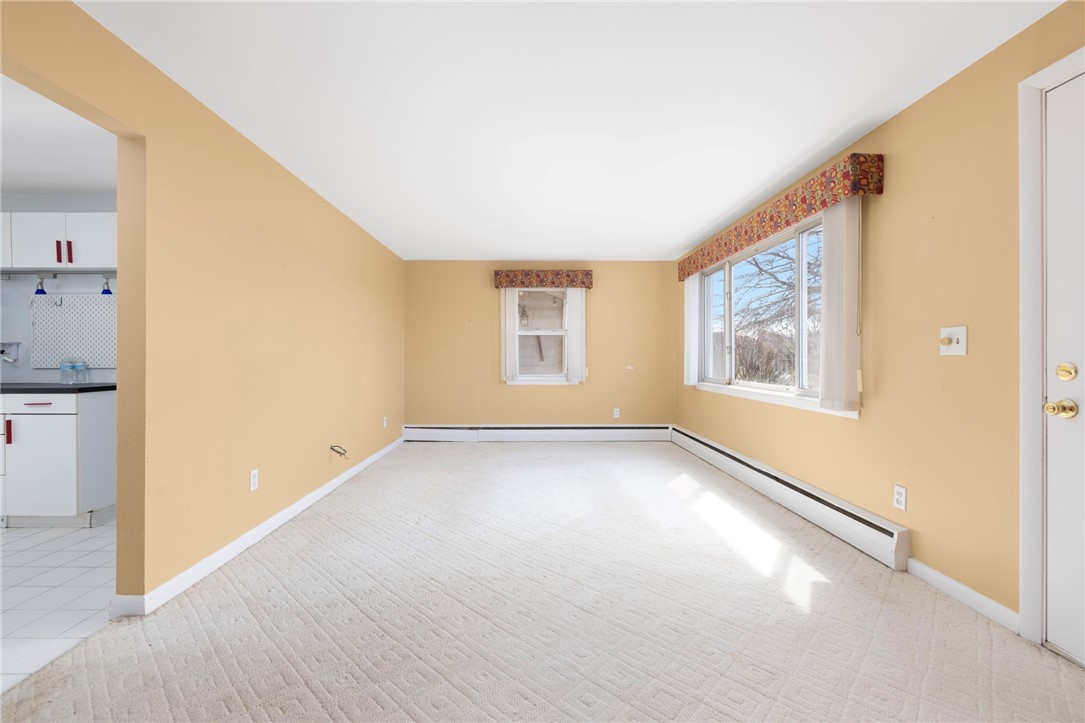 9 Spruce Avenue Middletown, RI 02842 - Photo 7 of 38