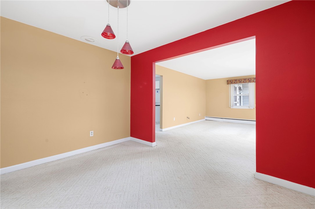9 Spruce Avenue Middletown, RI 02842 - Photo 10 of 38 This dining room is 9'2" x 11'2".