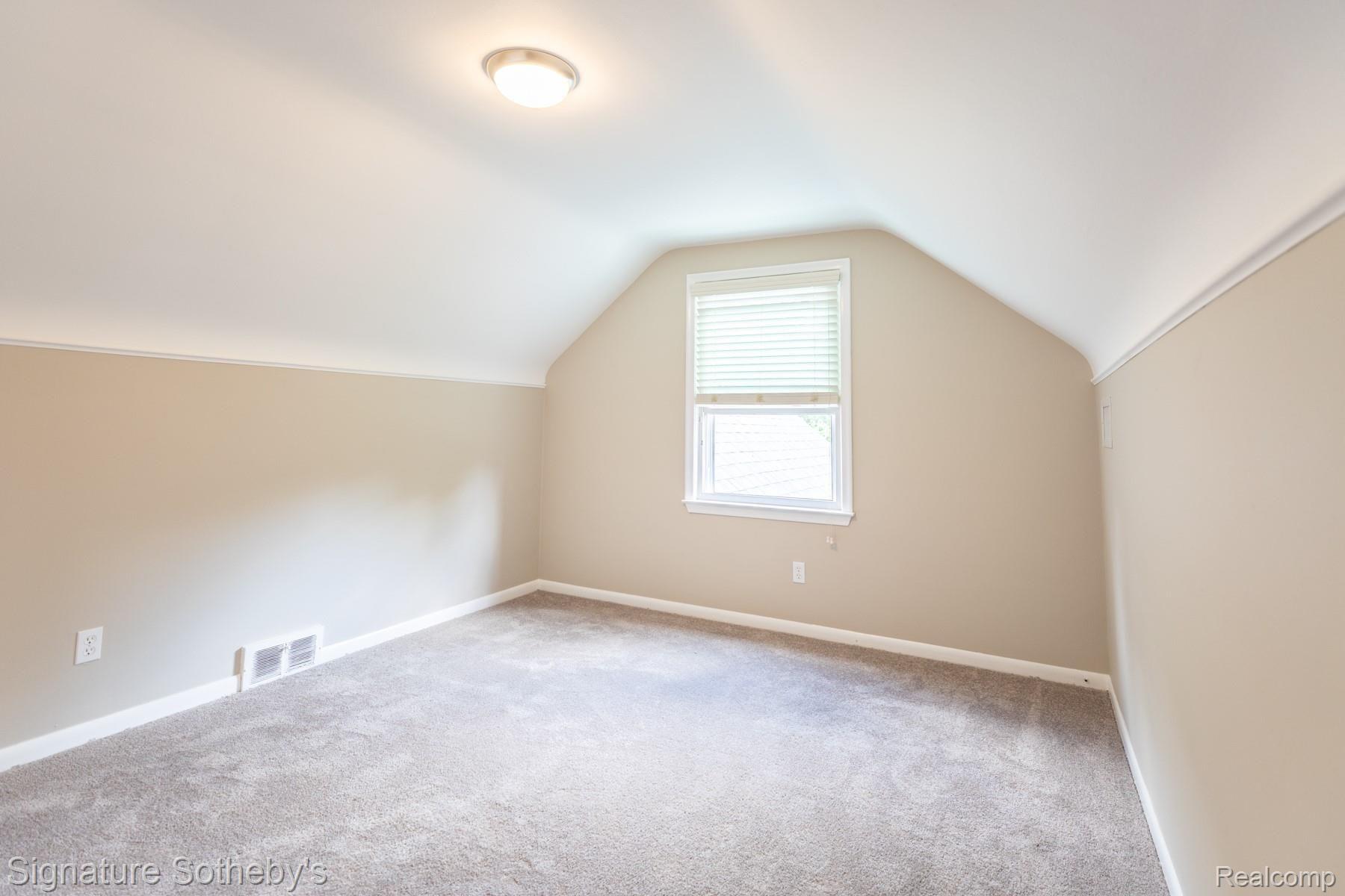 1464 South Renaud Road Grosse Pointe, MI 48236 - Photo 16 of 25 Bedroom 3.jpg