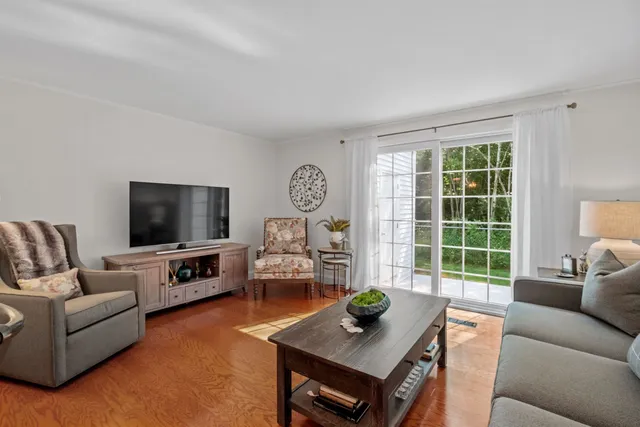 $2,300 | 50 Edward J Roy Drive, Unit 29, Manchester, NH 03104