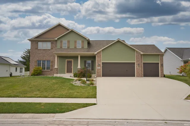 $2,700 | 625 Perolla Drive, Fort Wayne, IN 46845