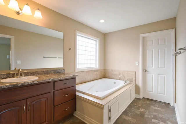 $2,700 | 625 Perolla Drive, Fort Wayne, IN 46845