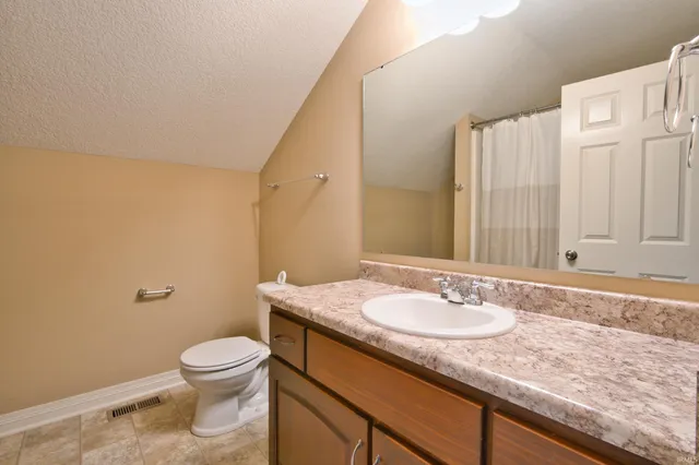 $2,700 | 625 Perolla Drive, Fort Wayne, IN 46845