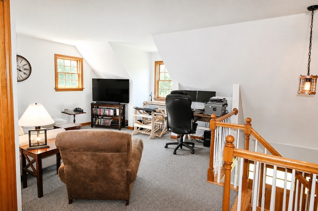 352 North Avenue Rochester, MA 02770 - Photo 21 of 41