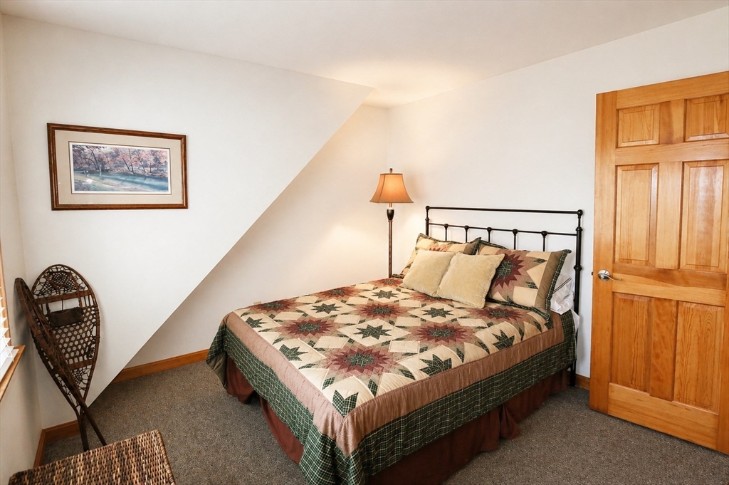 352 North Avenue Rochester, MA 02770 - Photo 22 of 41