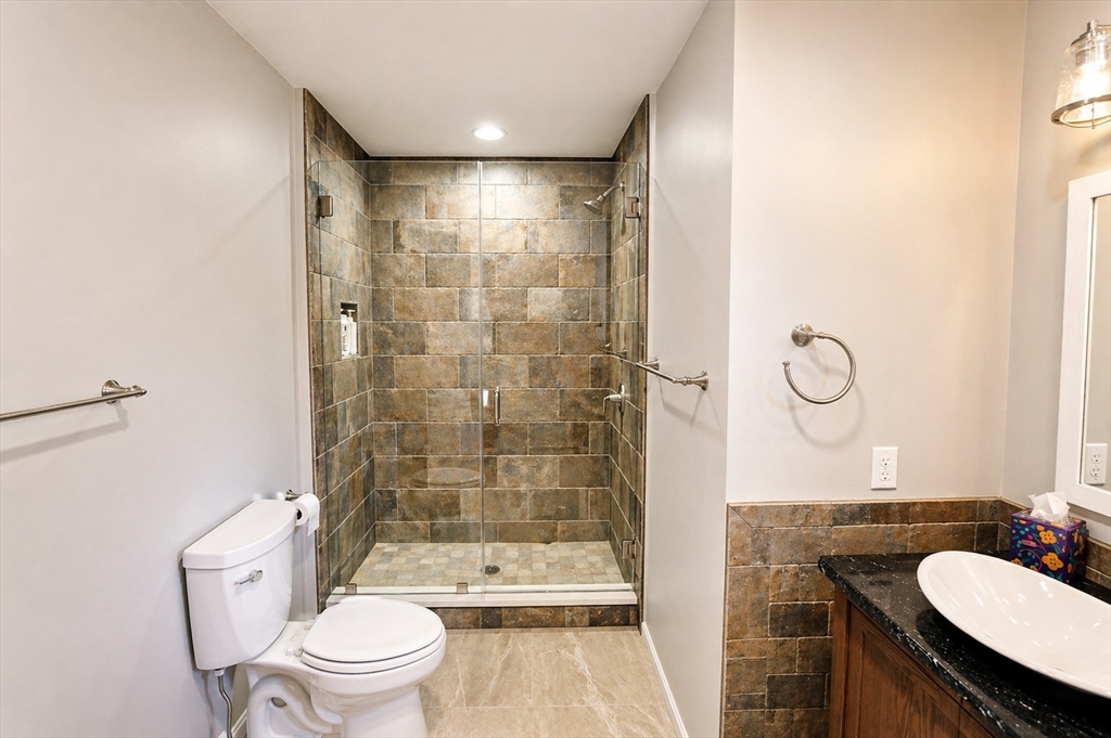352 North Avenue Rochester, MA 02770 - Photo 24 of 41