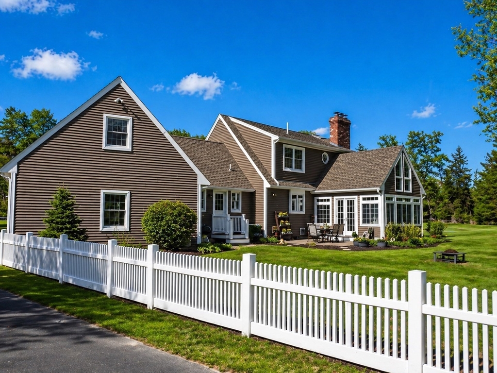 352 North Avenue Rochester, MA 02770 - Photo 5 of 41